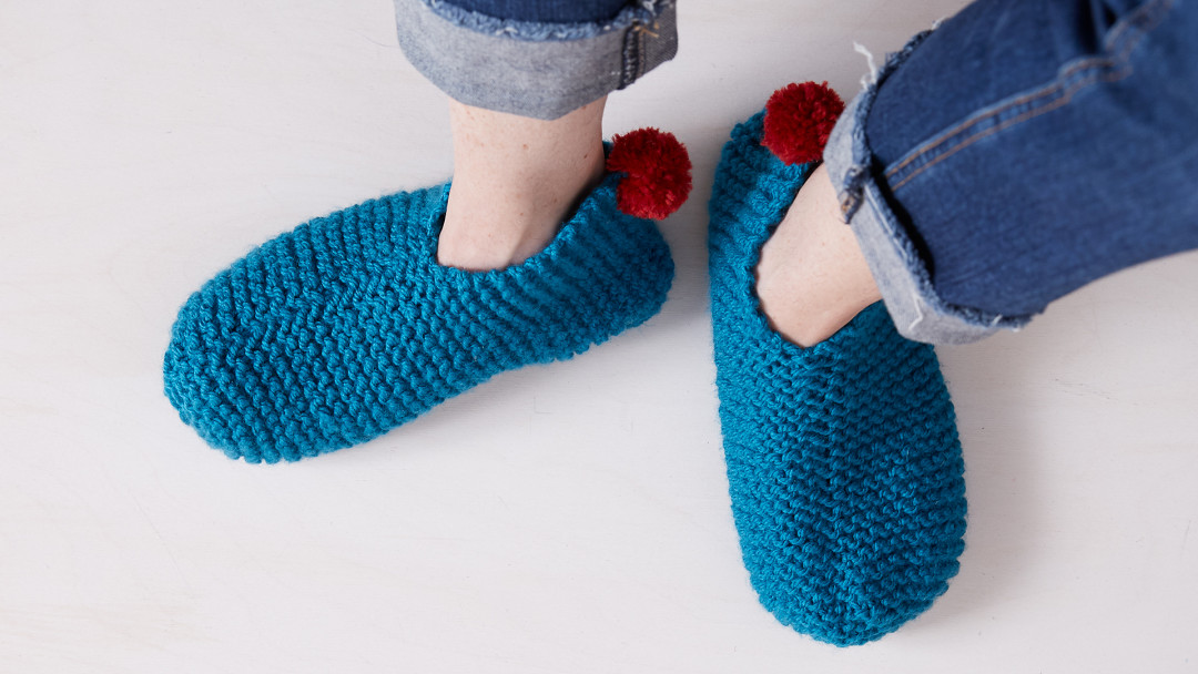 Easiest Garter Stitch Slippers by Faith Hale - Creativebug
