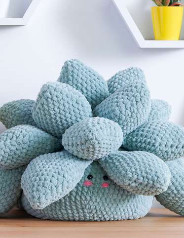 Spiky T Succulent Crochet Amigurumi