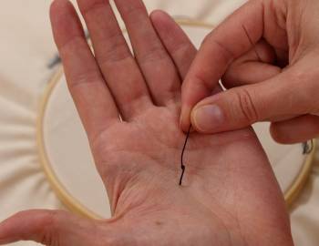 How to Tie a Quilter's Knot