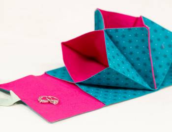 Sew An Accordion Travel Pouch